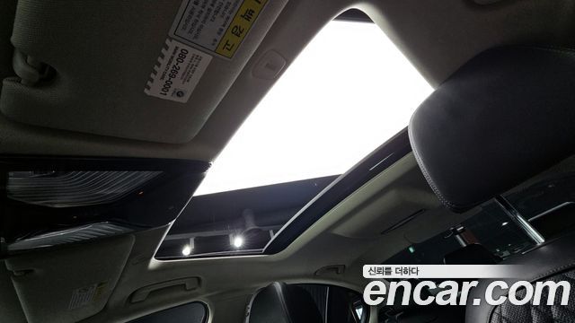BMW 5-Series 2018 — photo 19