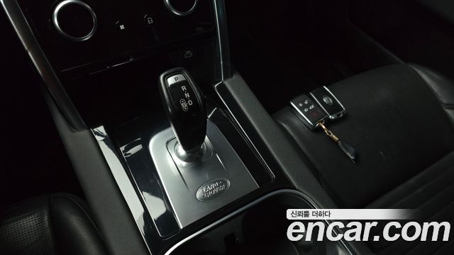 Land Rover Discovery Sport 2021 — photo 9