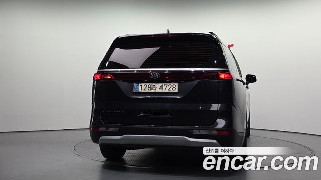 Kia Canival 2021 — photo 4