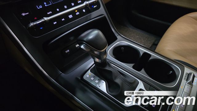 Kia Canival 2021 — photo 12