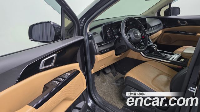 Kia Canival 2021 — photo 17