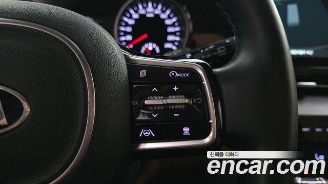Kia Canival 2021 — photo 28