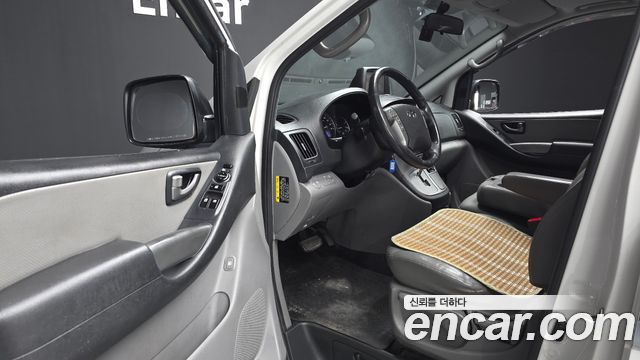 Hyundai Starex 2017 — photo 17