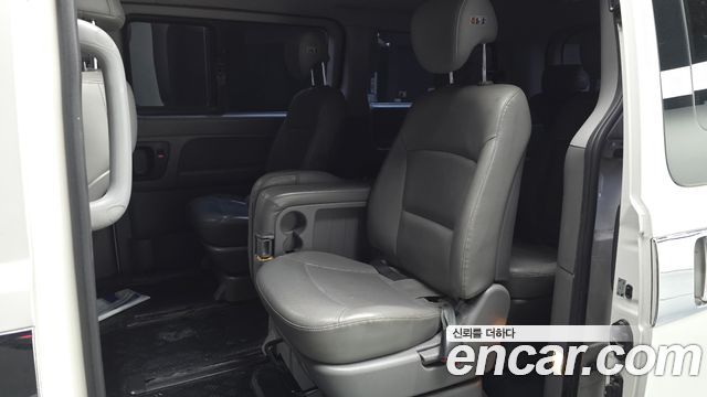 Hyundai Starex 2017 — photo 18
