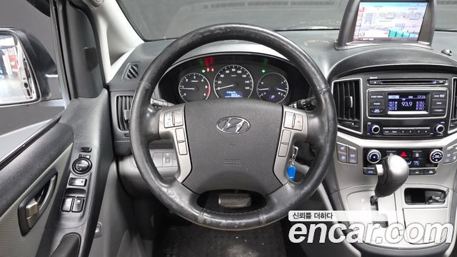 Hyundai Starex 2017 — photo 19