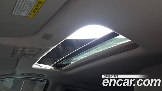 Hyundai Starex 2017 — photo 23