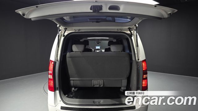 Hyundai Starex 2017 — photo 26