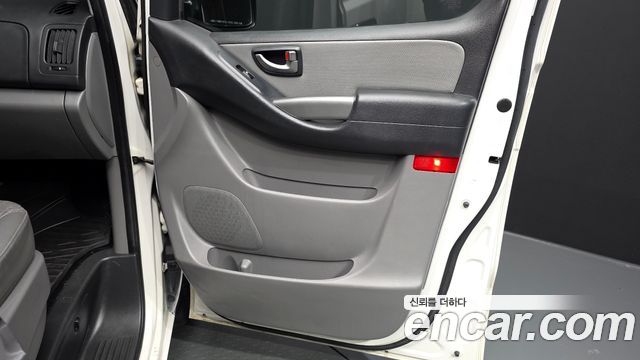 Hyundai Starex 2017 — photo 15