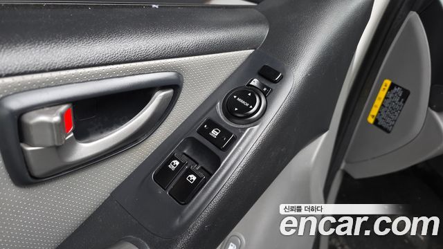 Hyundai Starex 2017 — photo 28