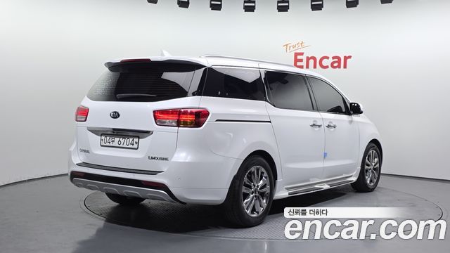 Kia Canival 2018 — photo 2