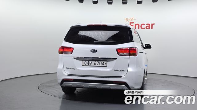 Kia Canival 2018 — photo 4