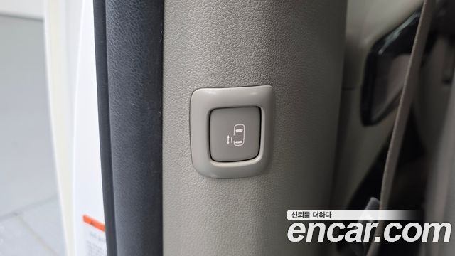 Kia Canival 2018 — photo 12