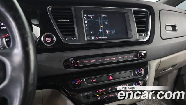Kia Canival 2018 — photo 13