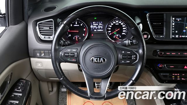 Kia Canival 2018 — photo 14
