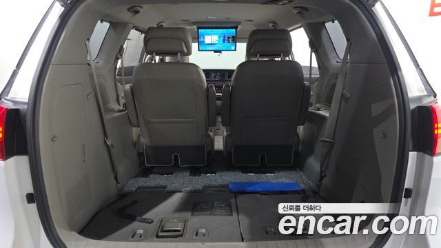 Kia Canival 2018 — photo 17