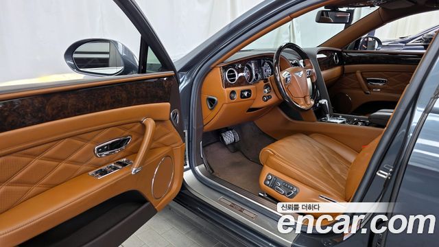 Bentley Flying Spur 2015 — photo 10