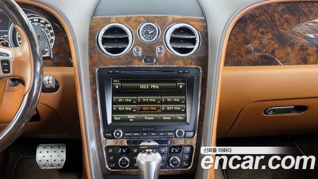 Bentley Flying Spur 2015 — photo 14