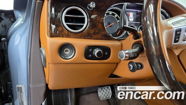 Bentley Flying Spur 2015 — photo 16