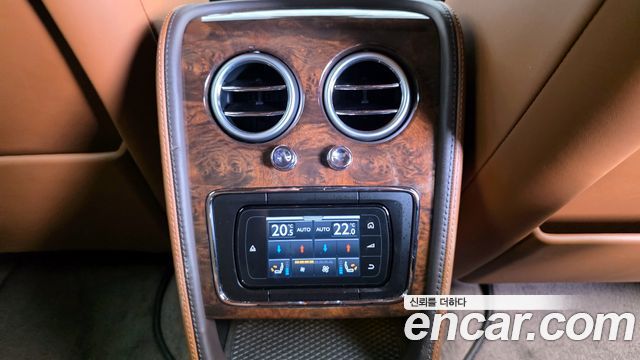 Bentley Flying Spur 2015 — photo 18
