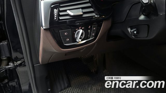 BMW Gran Turismo 2019 — photo 27
