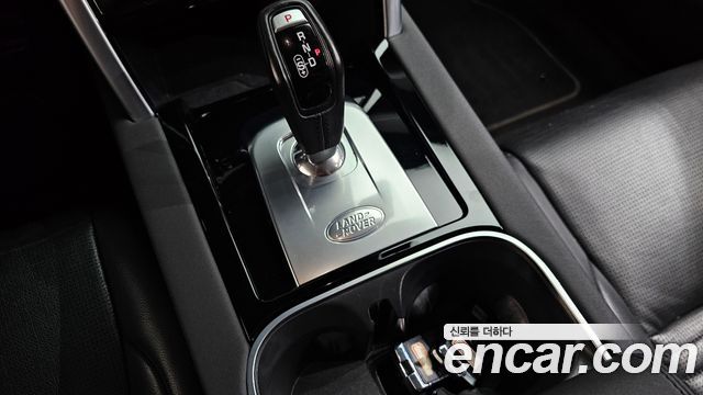 Land Rover Discovery Sport 2022 — photo 12