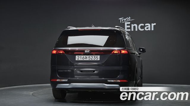Kia Canival 2021 — photo 4