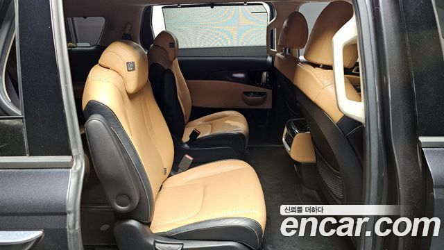 Kia Canival 2021 — photo 10