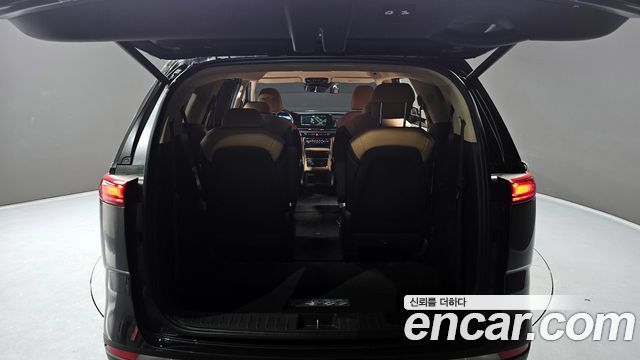 Kia Canival 2021 — photo 20
