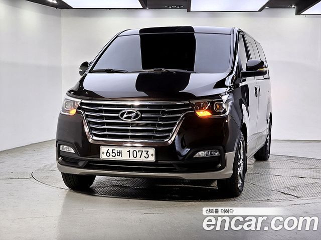 Hyundai Starex 2018 — photo 2