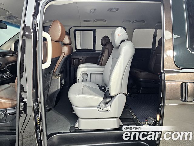 Hyundai Starex 2018 — photo 9