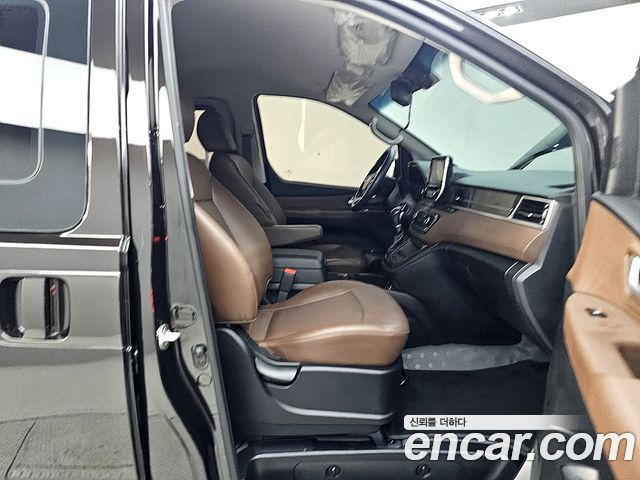 Hyundai Starex 2018 — photo 11