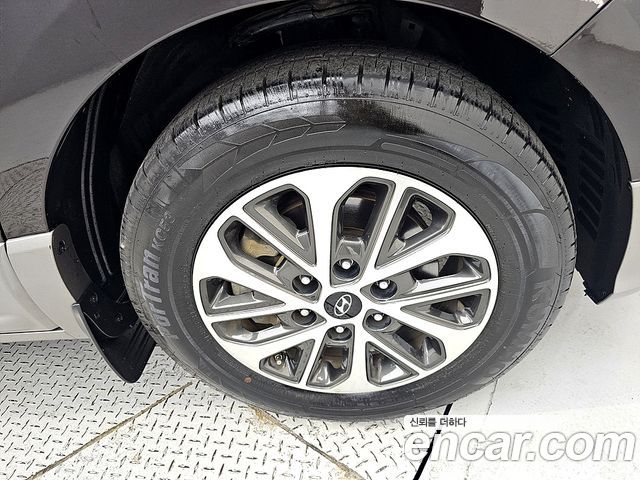 Hyundai Starex 2018 — photo 20