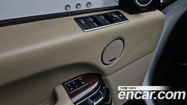 Land Rover Range Rover 2016 — photo 23