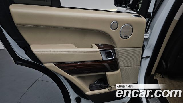 Land Rover Range Rover 2016 — photo 15