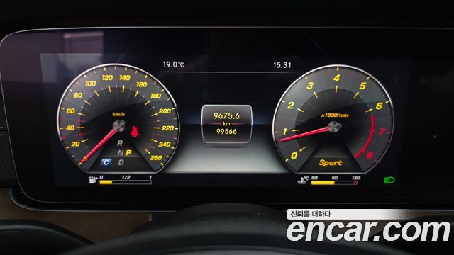 Mercedes-Benz E-Class 2018 — photo 12