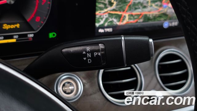 Mercedes-Benz E-Class 2018 — photo 20