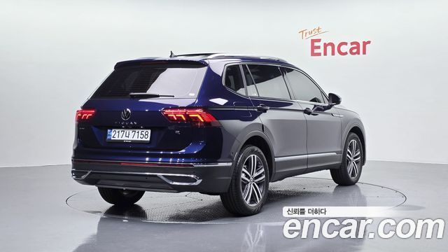 Volkswagen Tiguan 2023 — photo 2