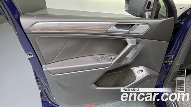Volkswagen Tiguan 2023 — photo 14