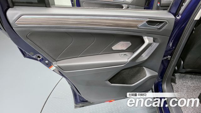 Volkswagen Tiguan 2023 — photo 15