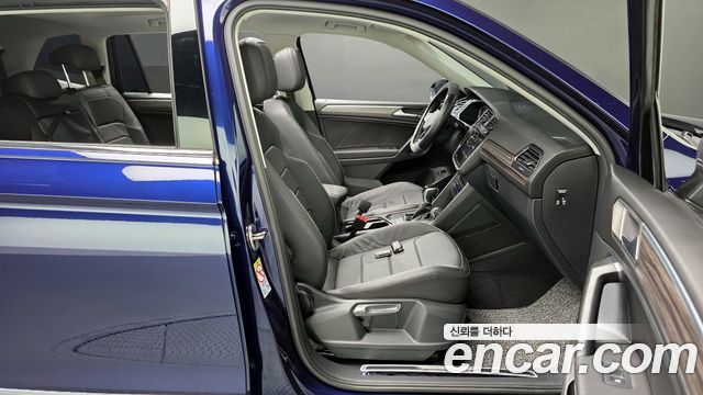 Volkswagen Tiguan 2023 — photo 16