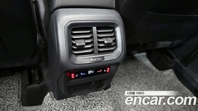 Volkswagen Tiguan 2023 — photo 28