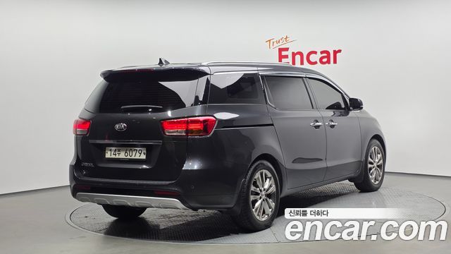 Kia Canival 2018 — photo 2