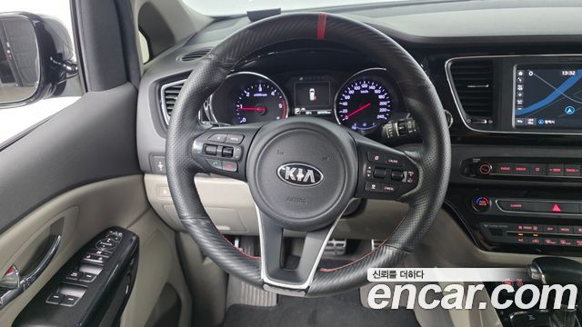 Kia Canival 2018 — photo 12