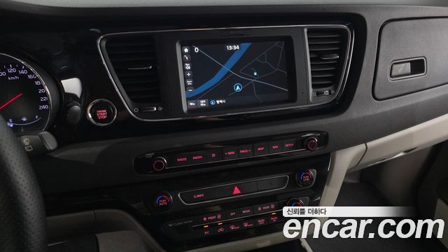 Kia Canival 2018 — photo 13