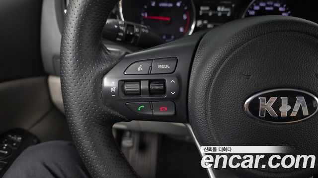 Kia Canival 2018 — photo 17