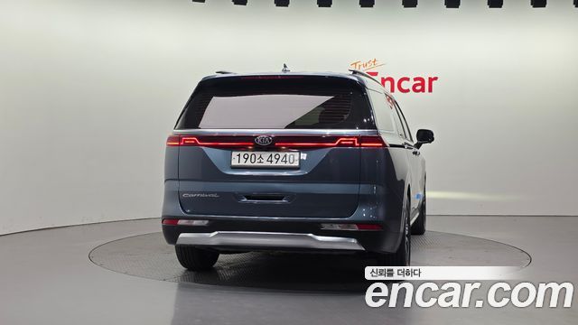 Kia Canival 2021 — photo 4