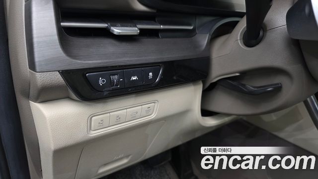 Kia Canival 2021 — photo 18