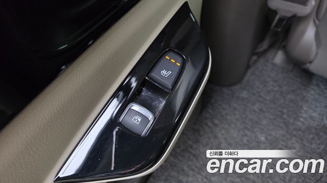 Kia Canival 2021 — photo 23