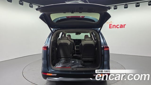 Kia Canival 2021 — photo 25