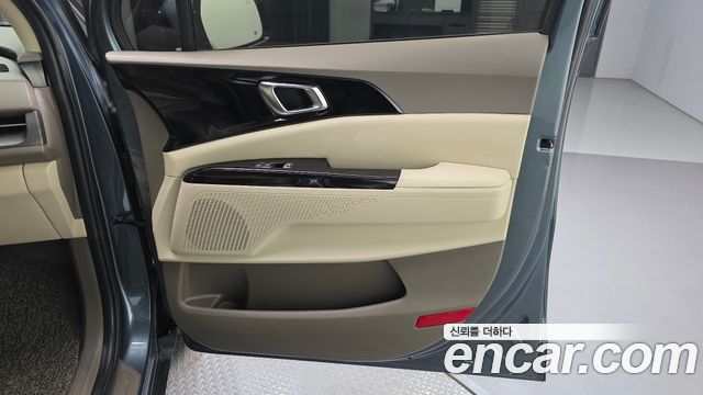 Kia Canival 2021 — photo 15